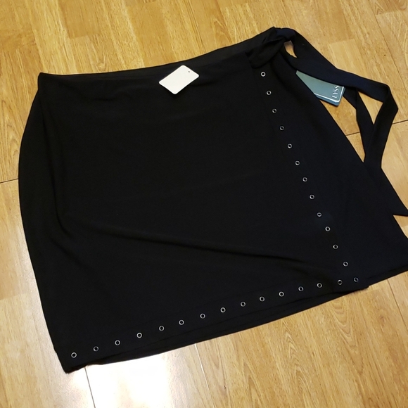 Lysse Dresses & Skirts - NWT Lysse 3X Jory faux wrap black skirt